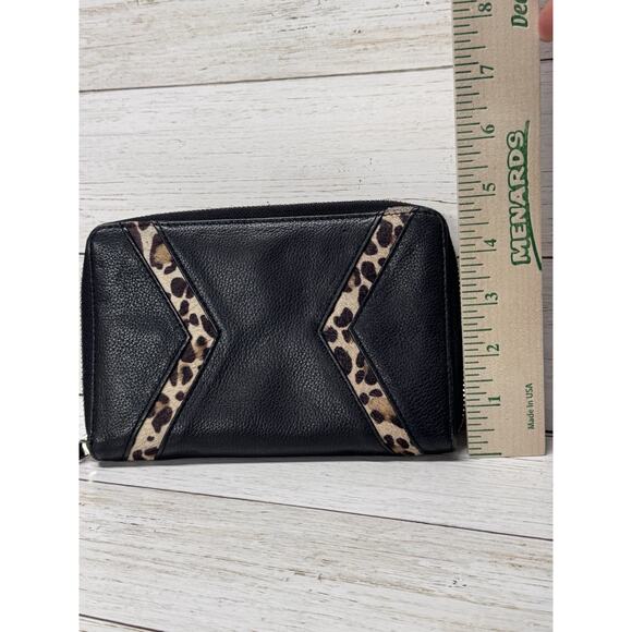 Silpada Zahara Wristlet Genuine Leather Black Animal Print Leopard *flaw 👀 - Picture 5 of 6